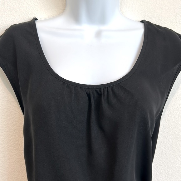 3/$15 Criss Cross Back blouse - Picture 6 of 7